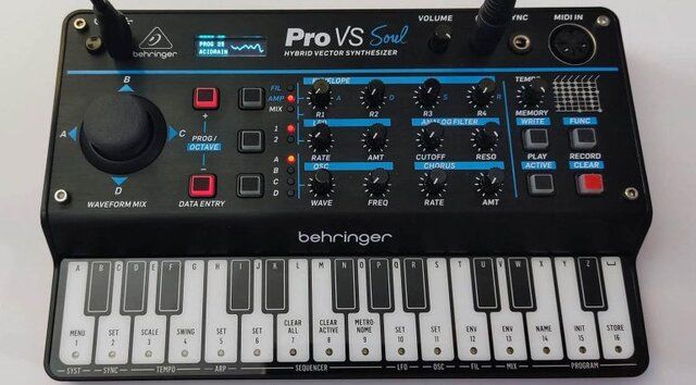 Behringer PRO-VS - компактный векторный синтезатор Sequential Prophet VS